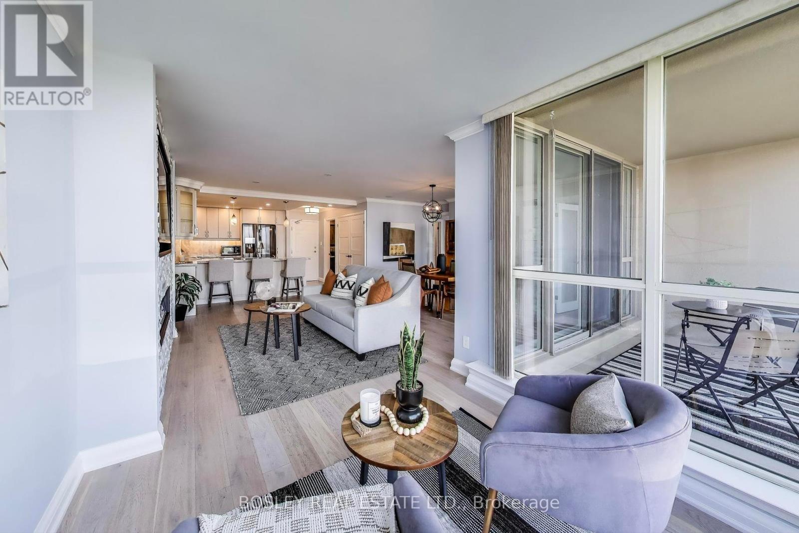 Photo 7 of 926 1880 Valley Farm Road, Pickering ON