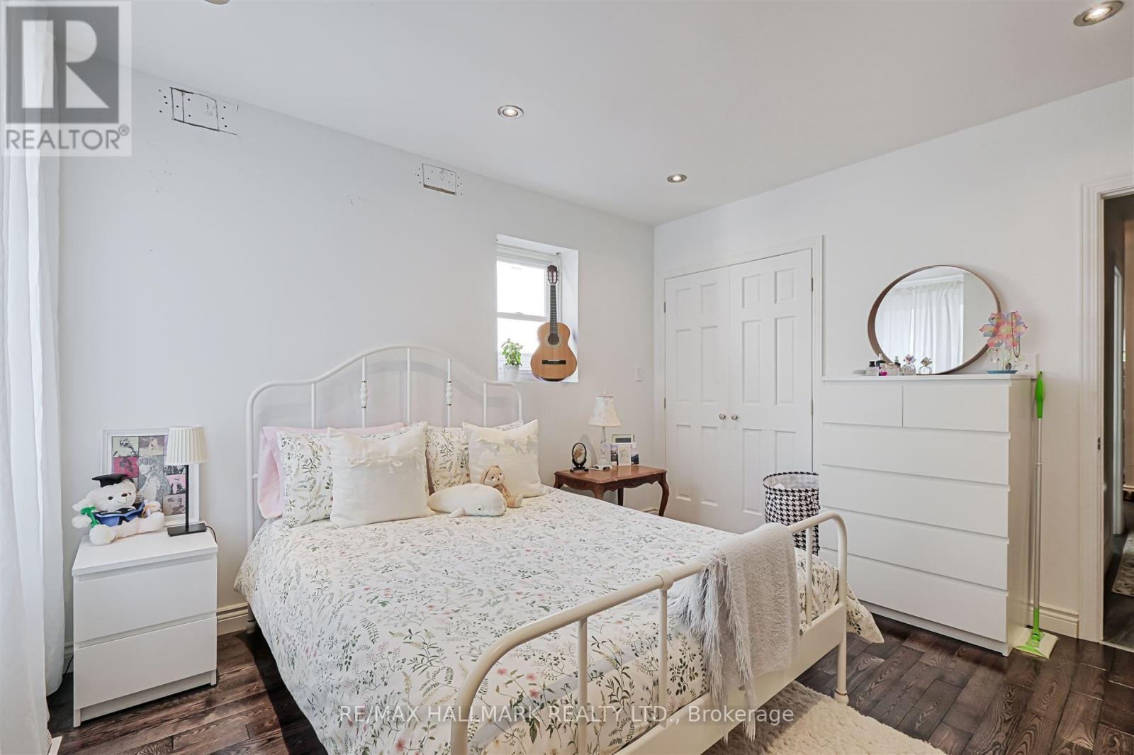 Photo 14 of 1926 Gerrard Street E, Toronto ON