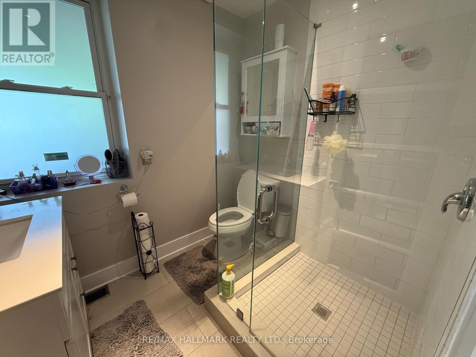 Photo 23 of 1926 Gerrard Street E, Toronto ON
