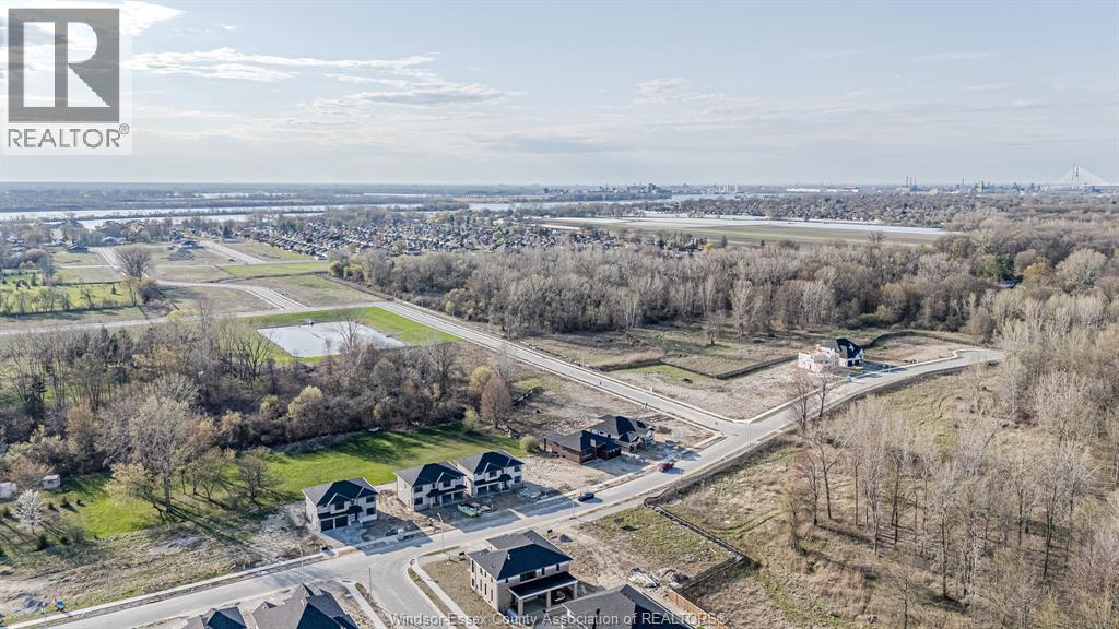 Photo 32 of 2588 Mayfair, Lasalle ON