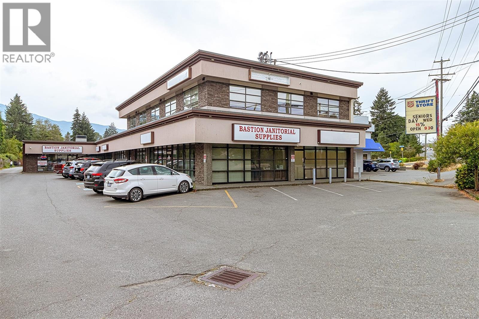 Photo 2 of 6 1611 Bowen Rd, Nanaimo BC