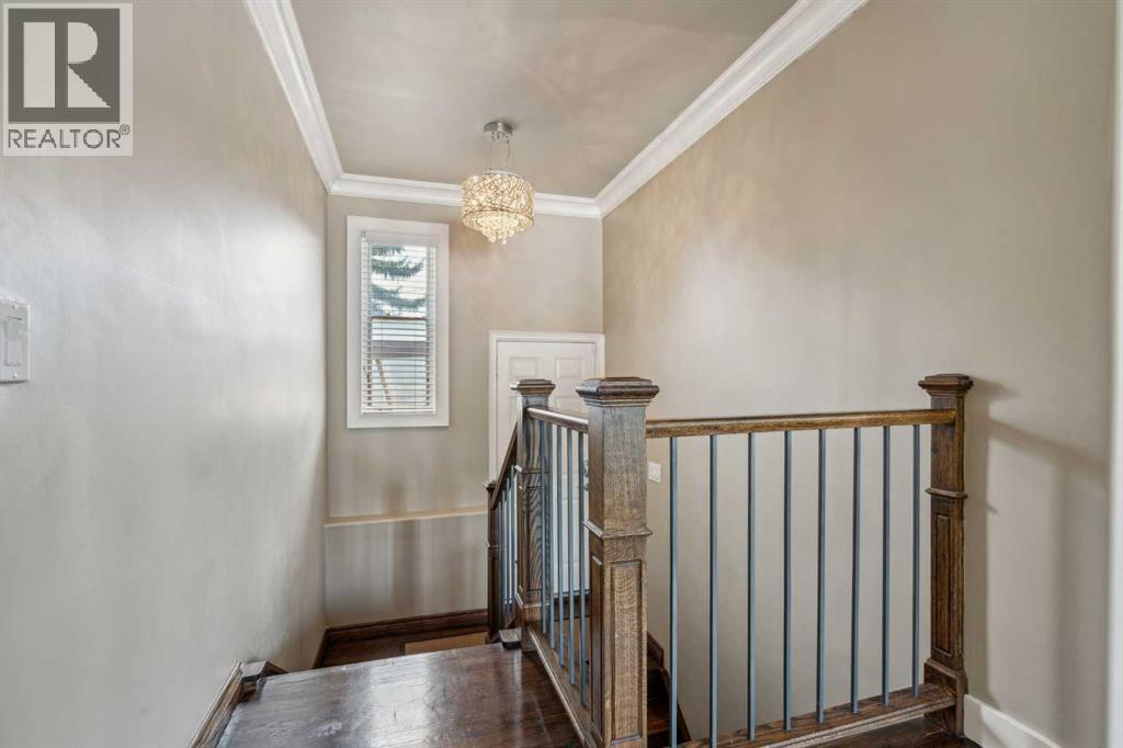 Photo 29 of 25 Manor Road Sw, Calgary AB