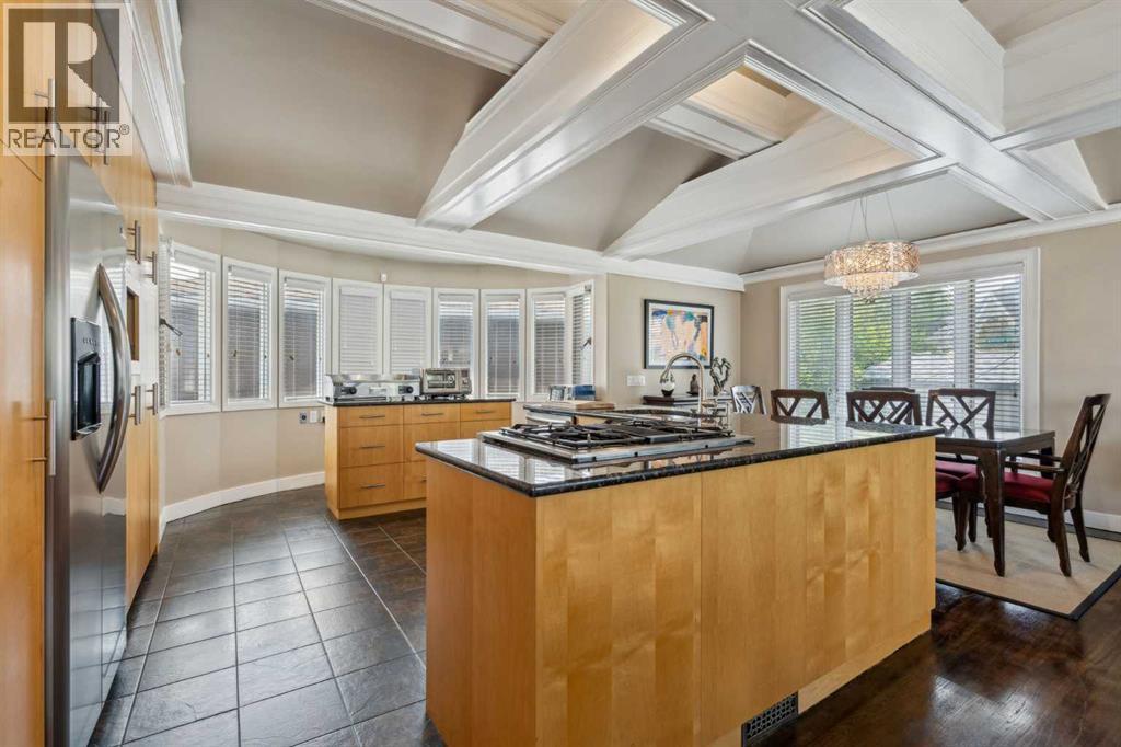 Photo 18 of 25 Manor Road Sw, Calgary AB