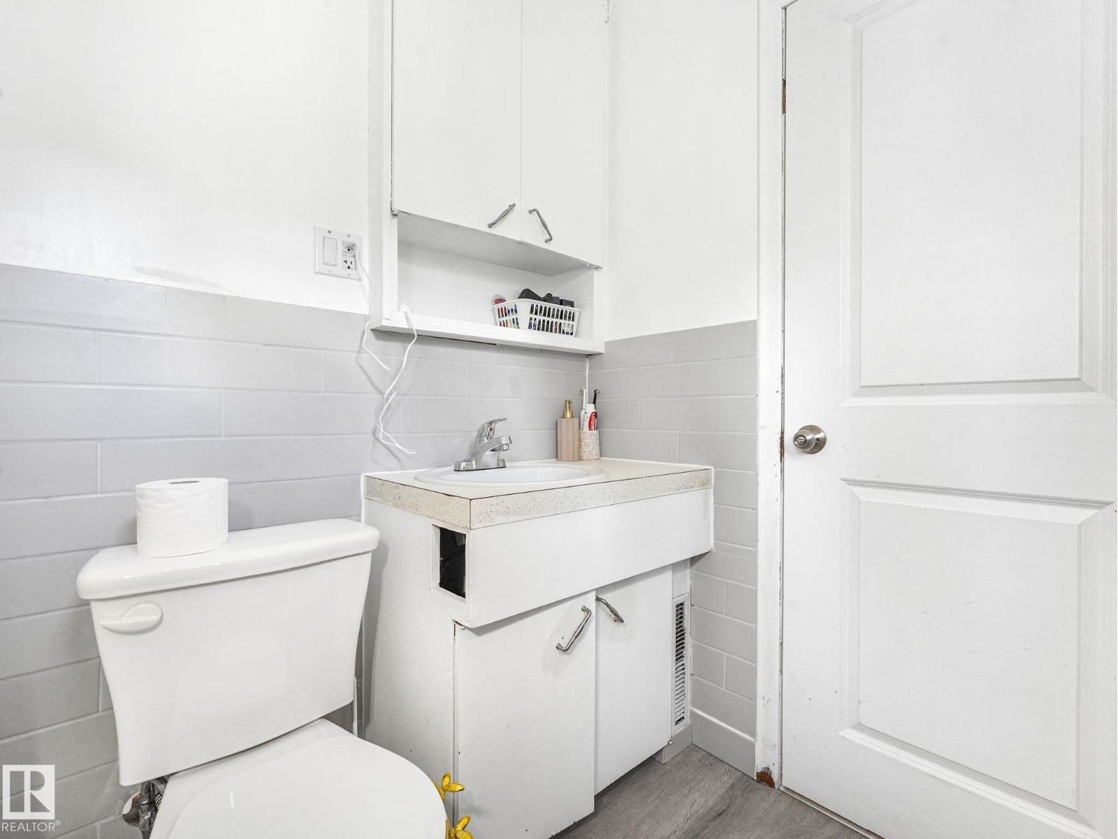 Photo 22 of 11532 88 St Nw, Edmonton AB