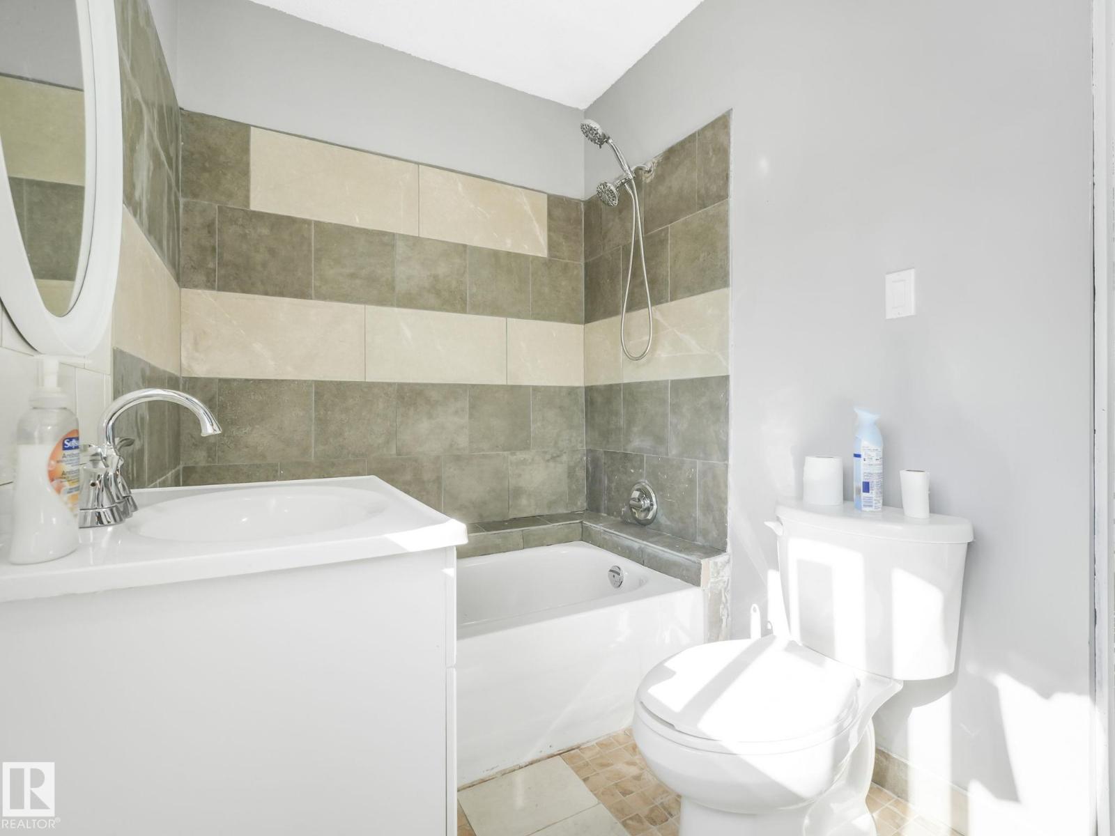 Photo 32 of 11532 88 St Nw, Edmonton AB