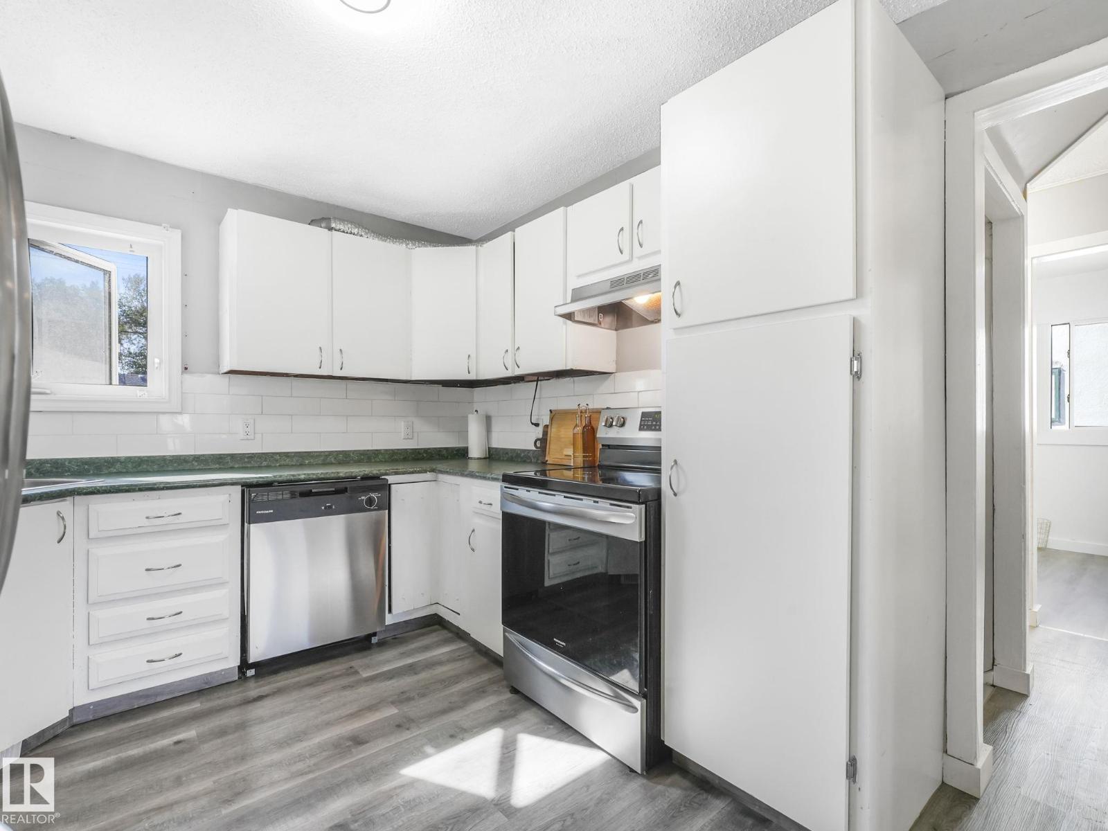 Photo 16 of 11532 88 St Nw, Edmonton AB