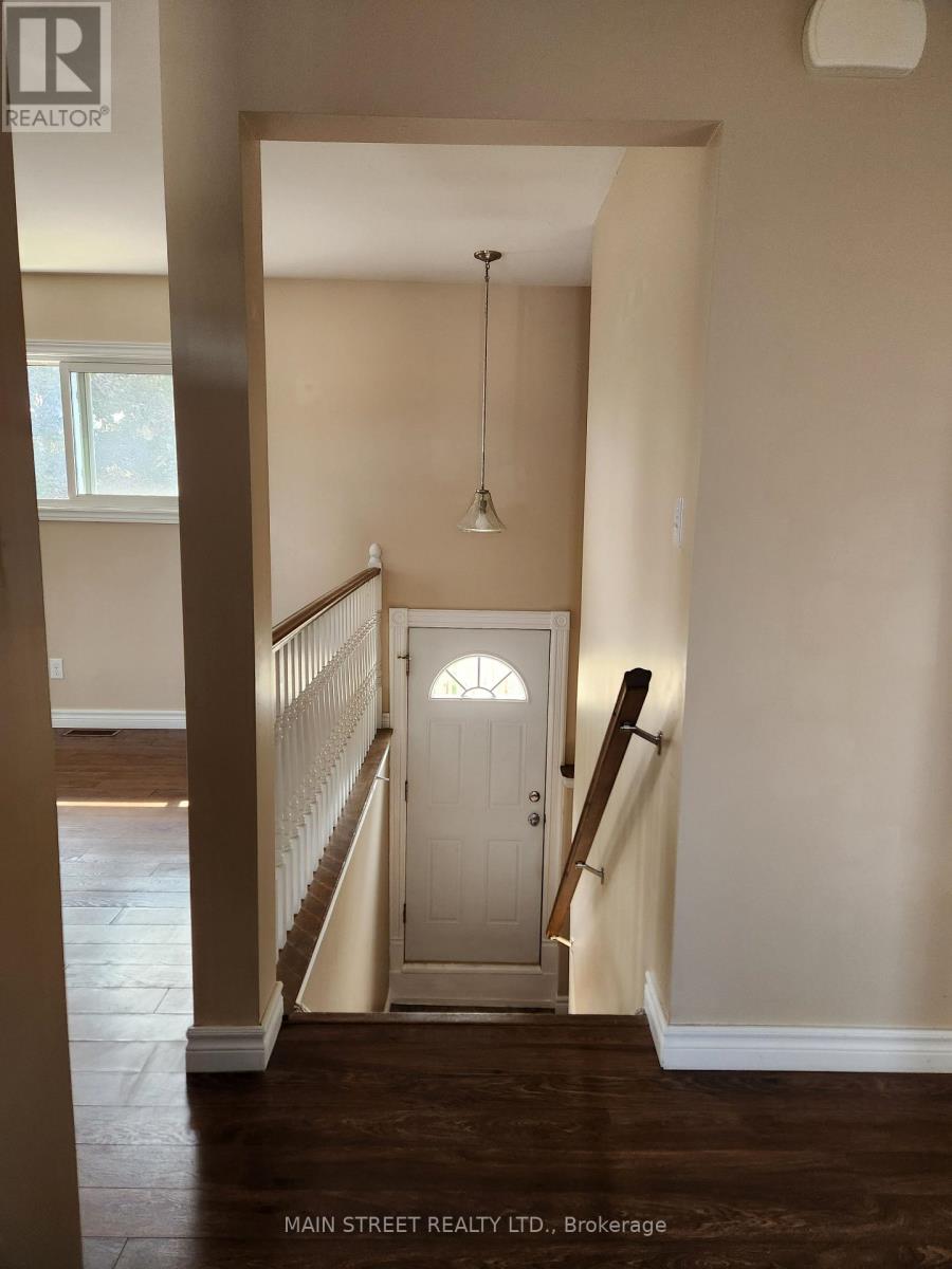 Photo 10 of 28 Prince Of Wales Drive, Belleville ON