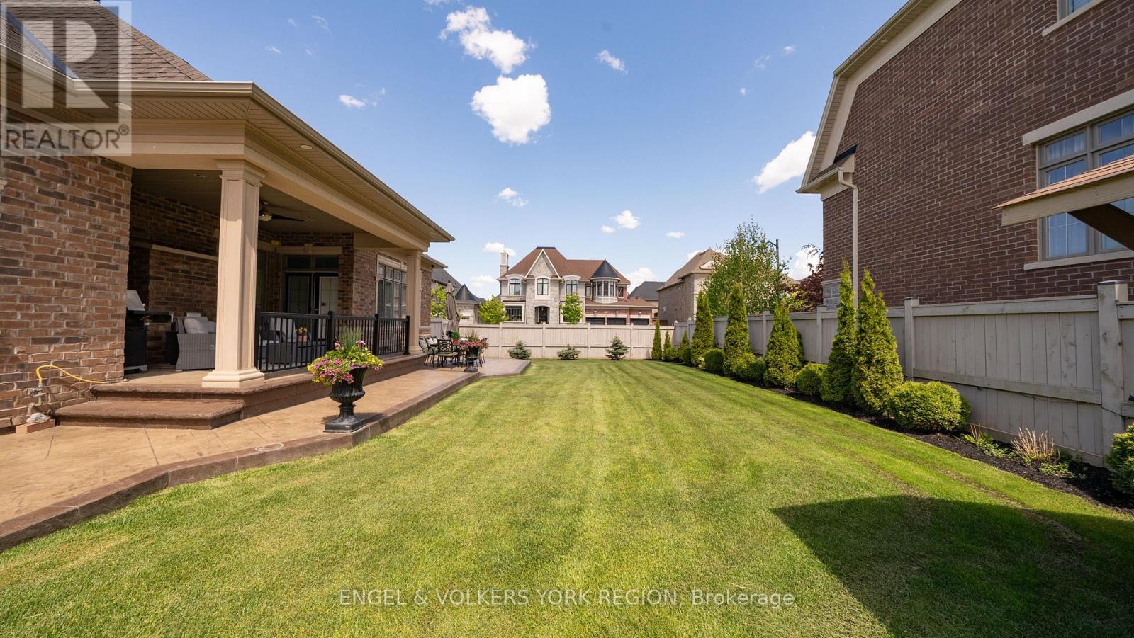 Photo 43 of 43 James Stokes Court, King ON