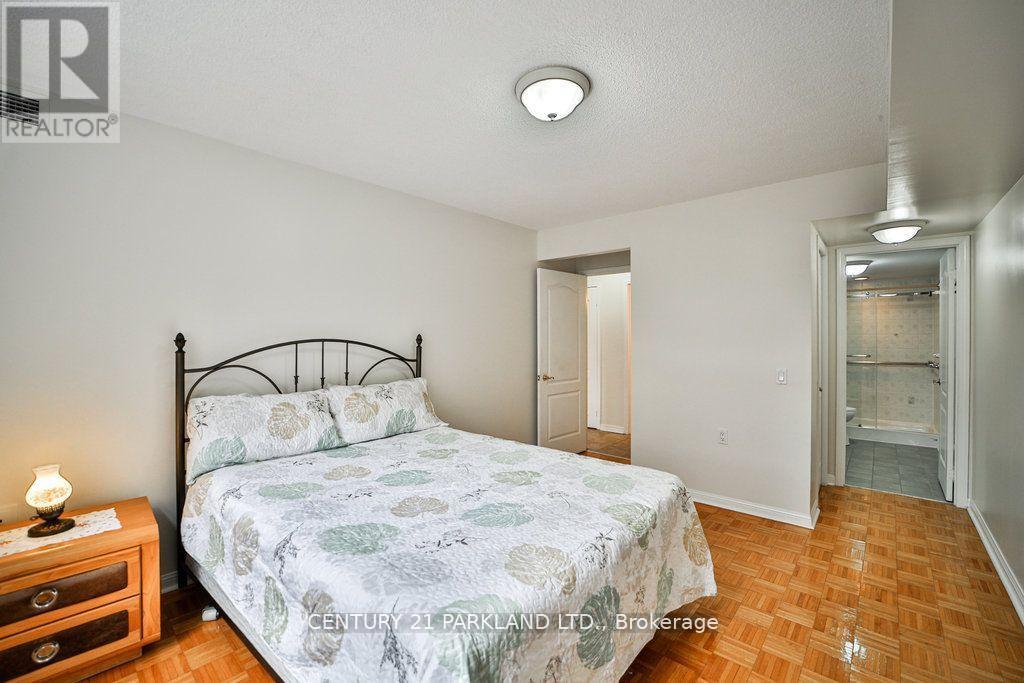 Photo 10 of 202 2506 Rutherford Road, Vaughan ON