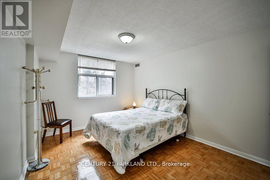 Photo 11 of 202 2506 Rutherford Road, Vaughan ON