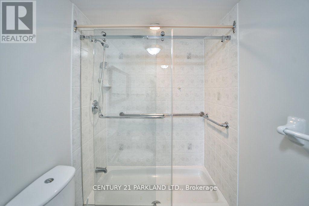 Photo 13 of 202 2506 Rutherford Road, Vaughan ON