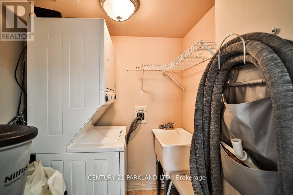 Photo 19 of 202 2506 Rutherford Road, Vaughan ON