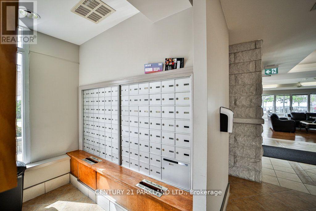 Photo 37 of 202 2506 Rutherford Road, Vaughan ON