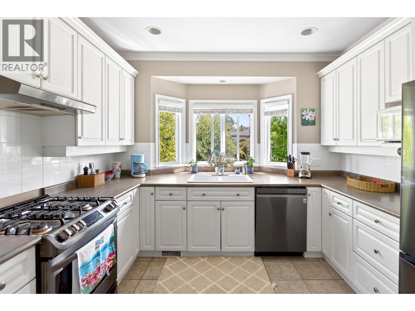 Photo 17 of 23785 116 Avenue, Maple Ridge BC
