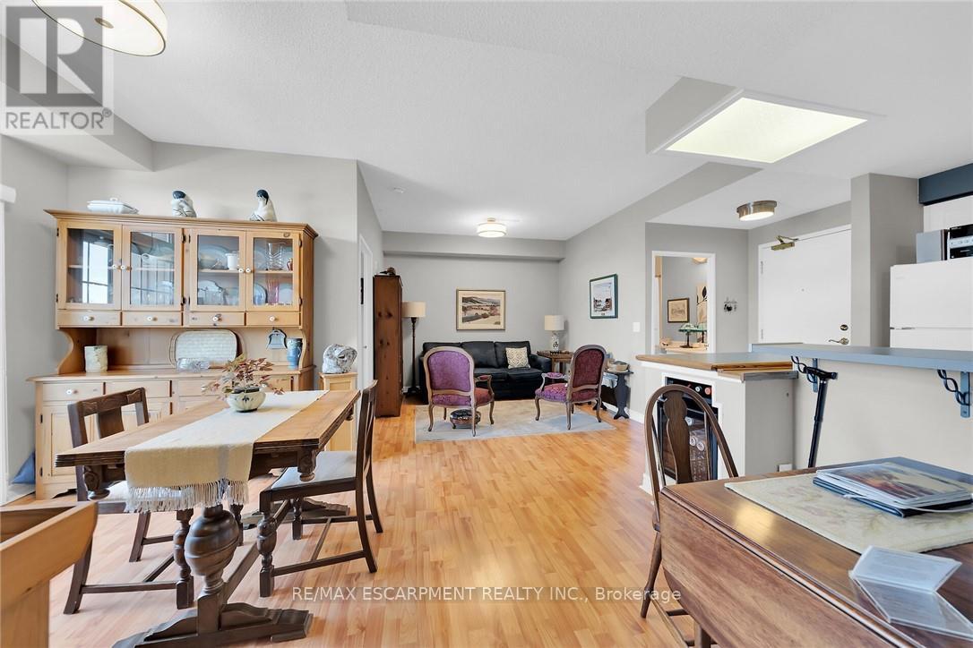Photo 13 of 407 2300 Parkhaven Boulevard E, Oakville ON