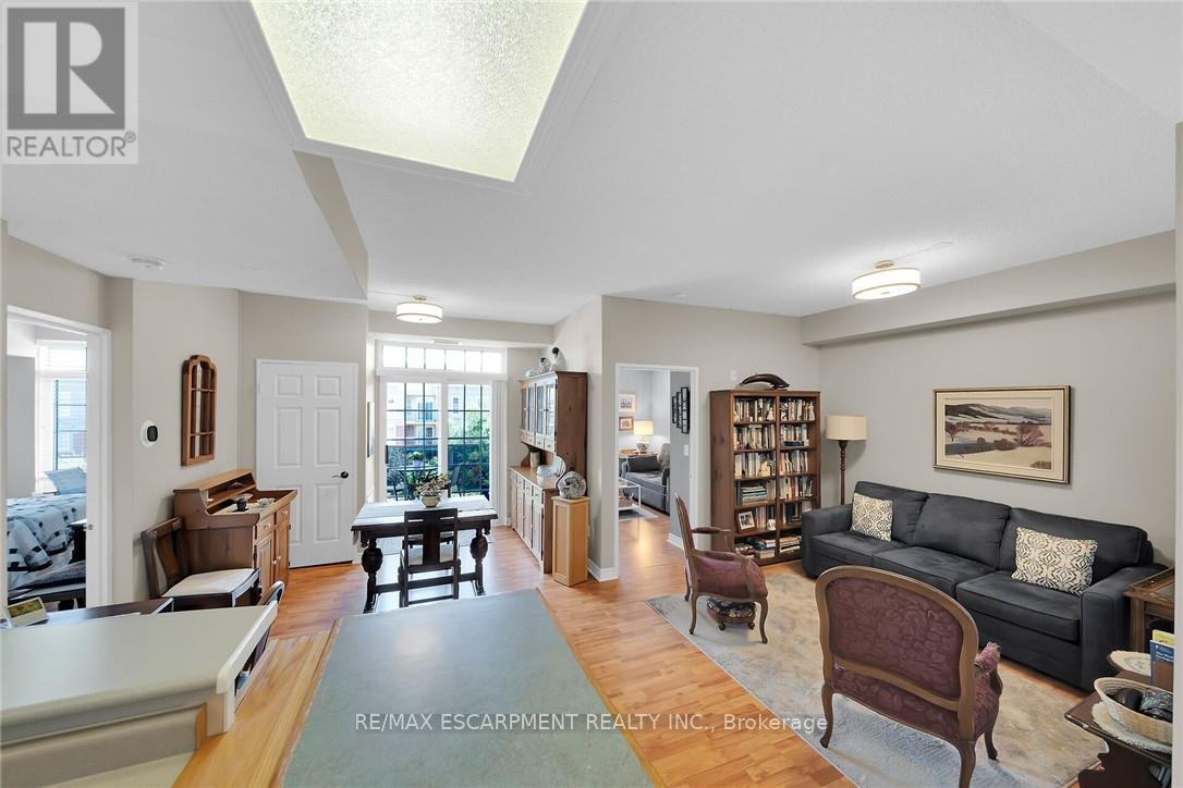 Photo 2 of 407 2300 Parkhaven Boulevard E, Oakville ON