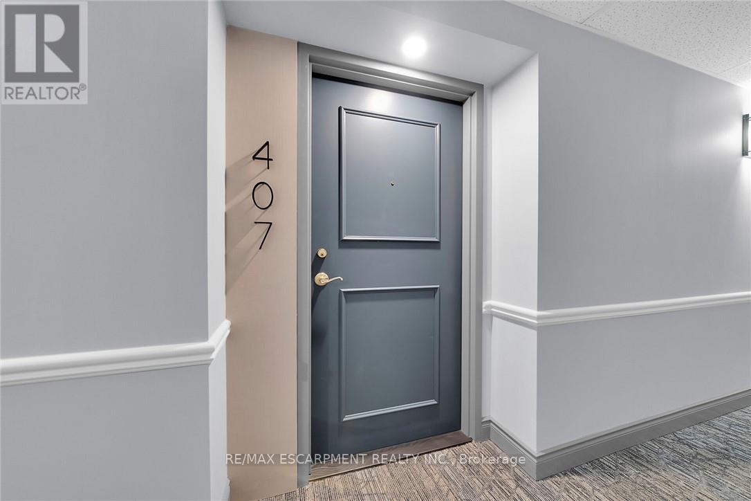 Photo 5 of 407 2300 Parkhaven Boulevard E, Oakville ON