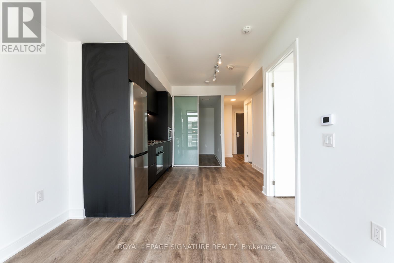 Photo 16 of 913 86 Dundas Street E, Mississauga ON