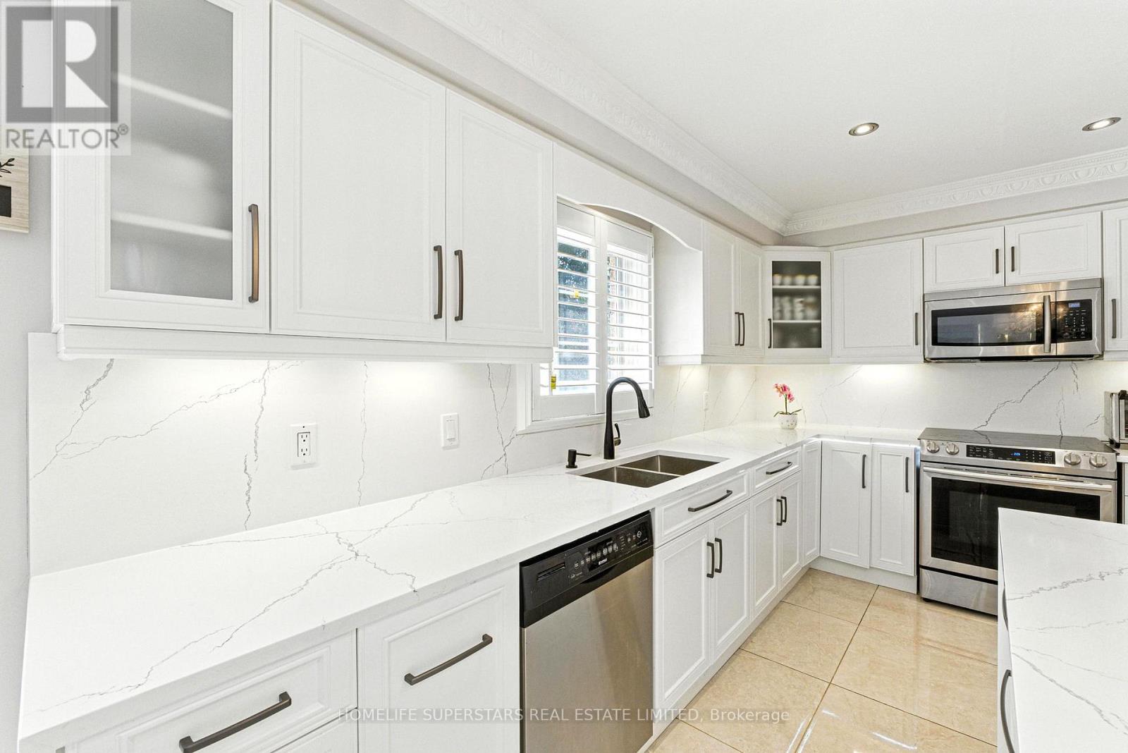 Photo 13 of 65 Nasmith Street, Brampton ON