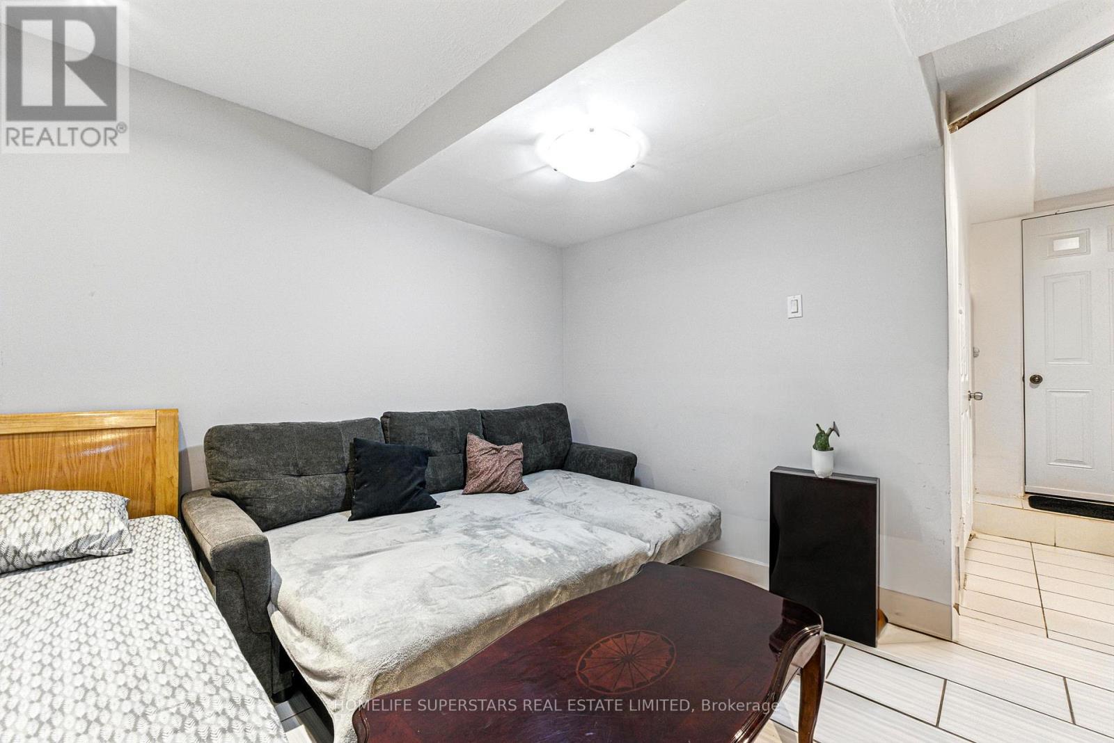 Photo 38 of 65 Nasmith Street, Brampton ON