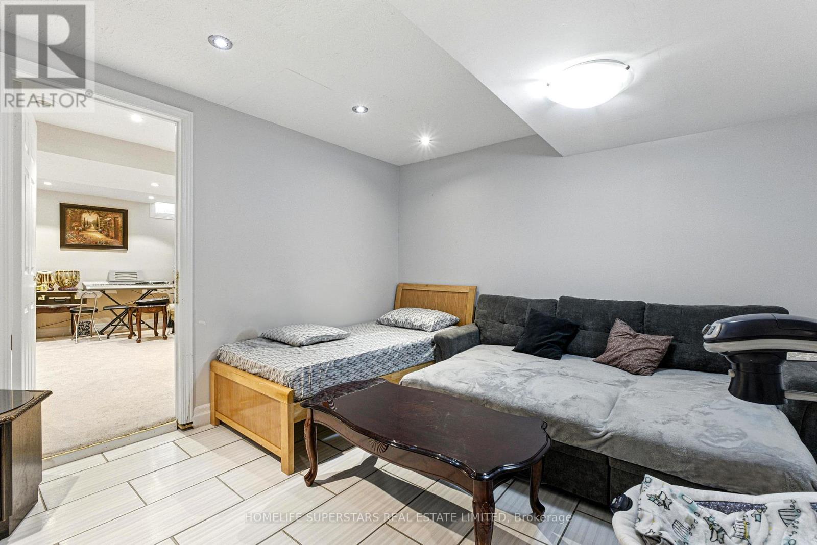 Photo 39 of 65 Nasmith Street, Brampton ON