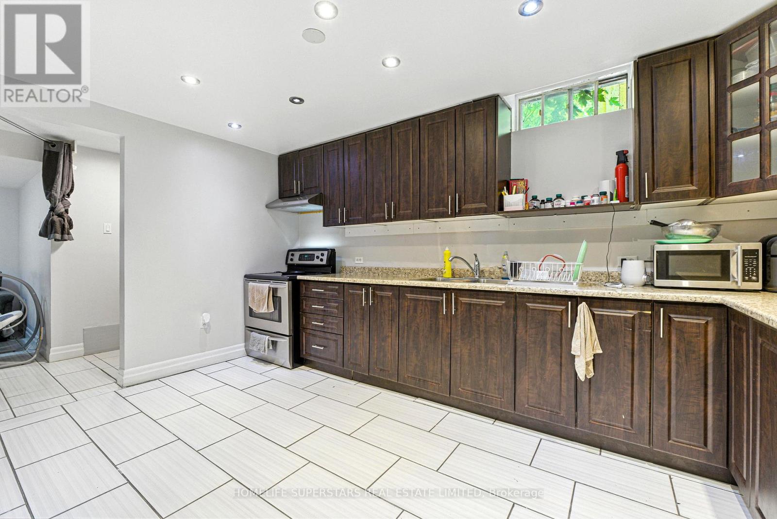 Photo 42 of 65 Nasmith Street, Brampton ON