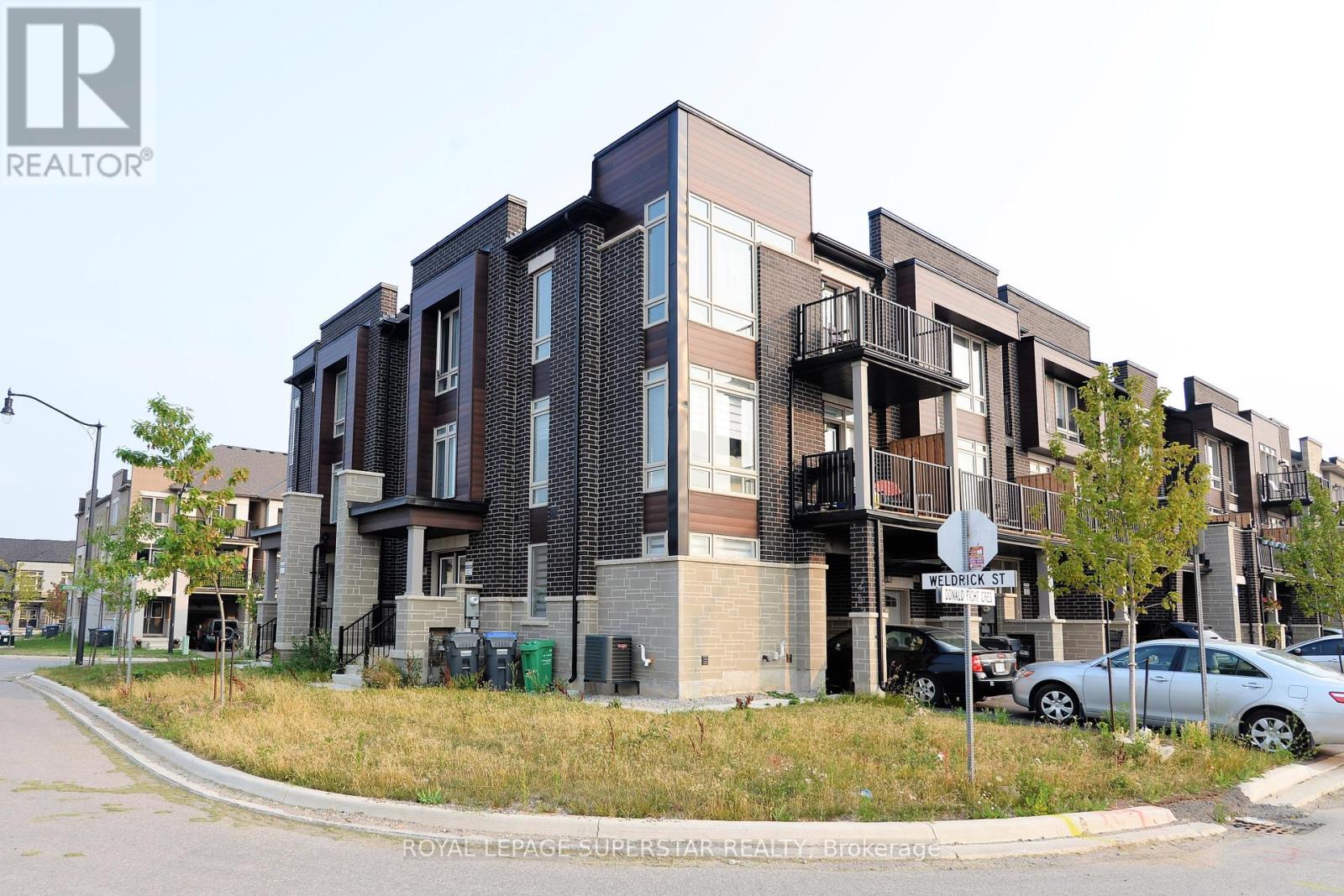 Photo 15 of 98 Donald Ficht Crescent, Brampton ON