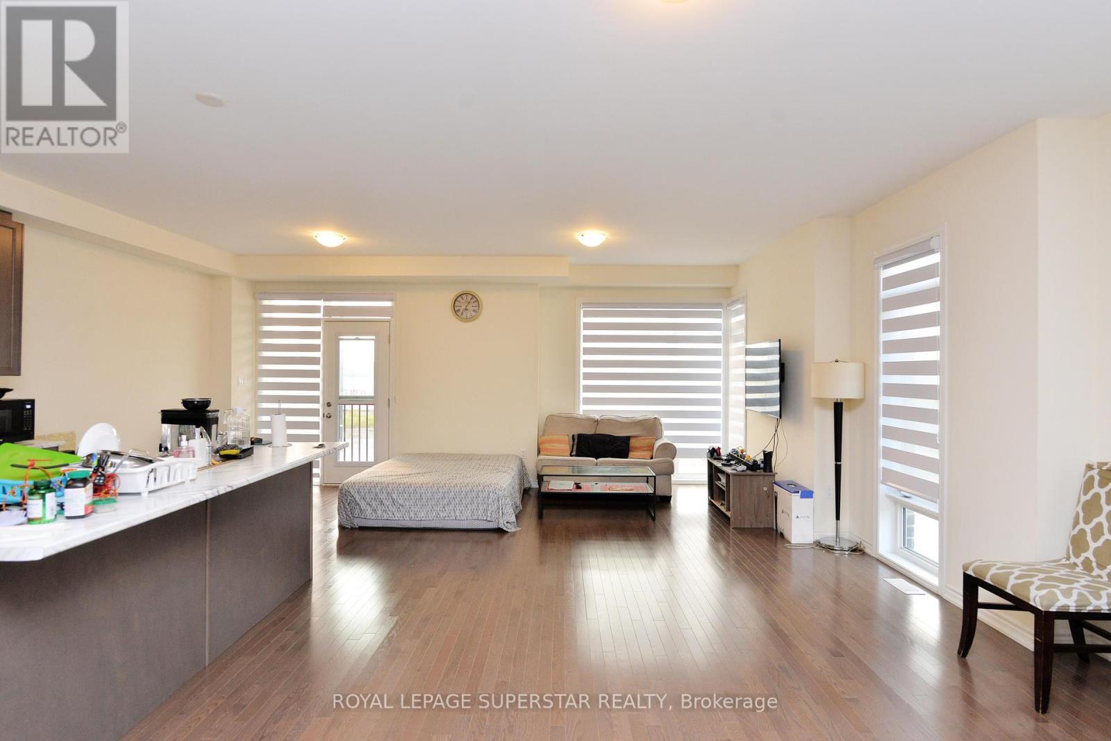 Photo 5 of 98 Donald Ficht Crescent, Brampton ON