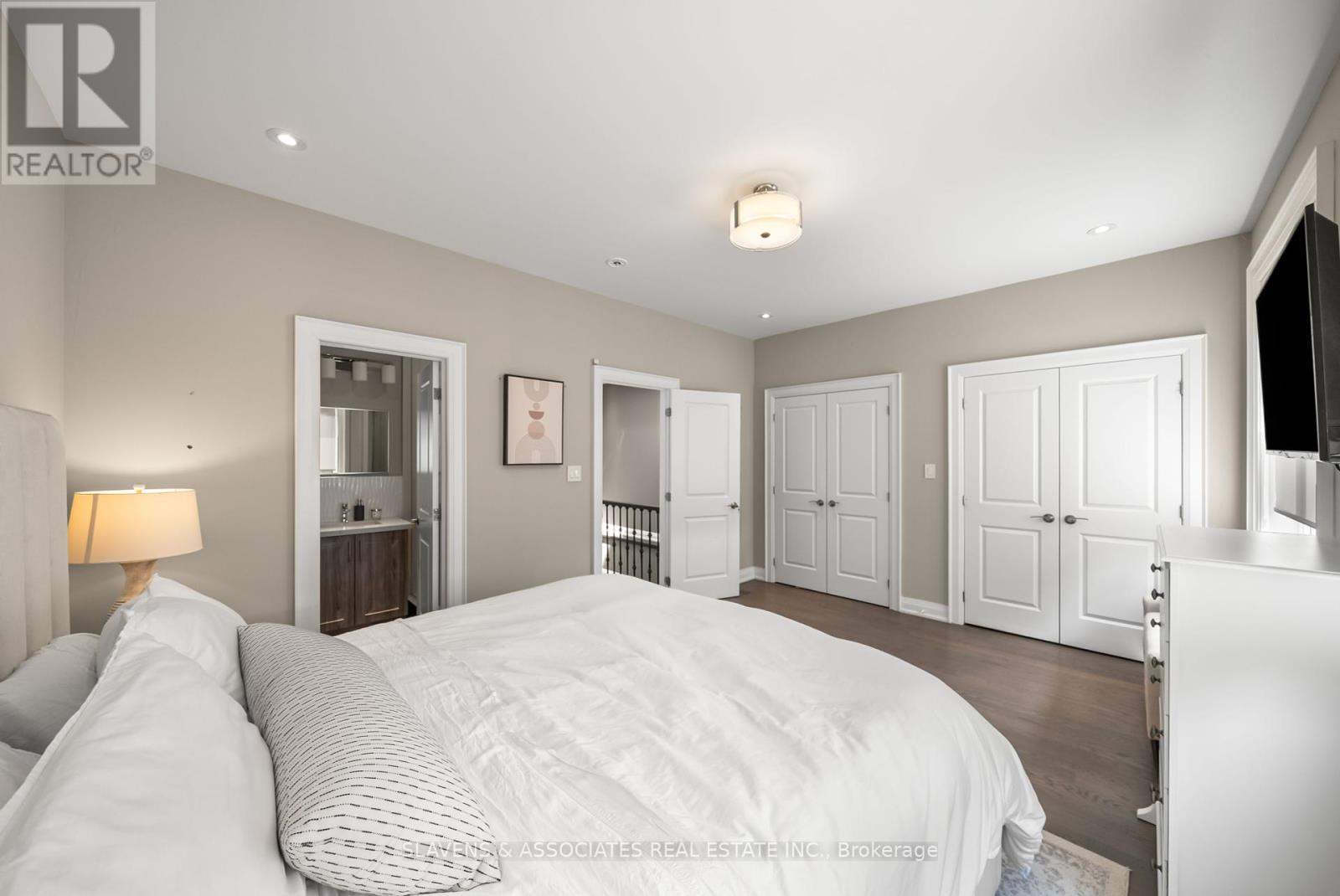Photo 18 of 1213 Glencairn Avenue, Toronto ON