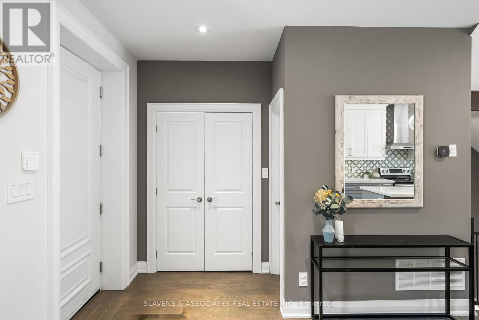 Photo 2 of 1213 Glencairn Avenue, Toronto ON