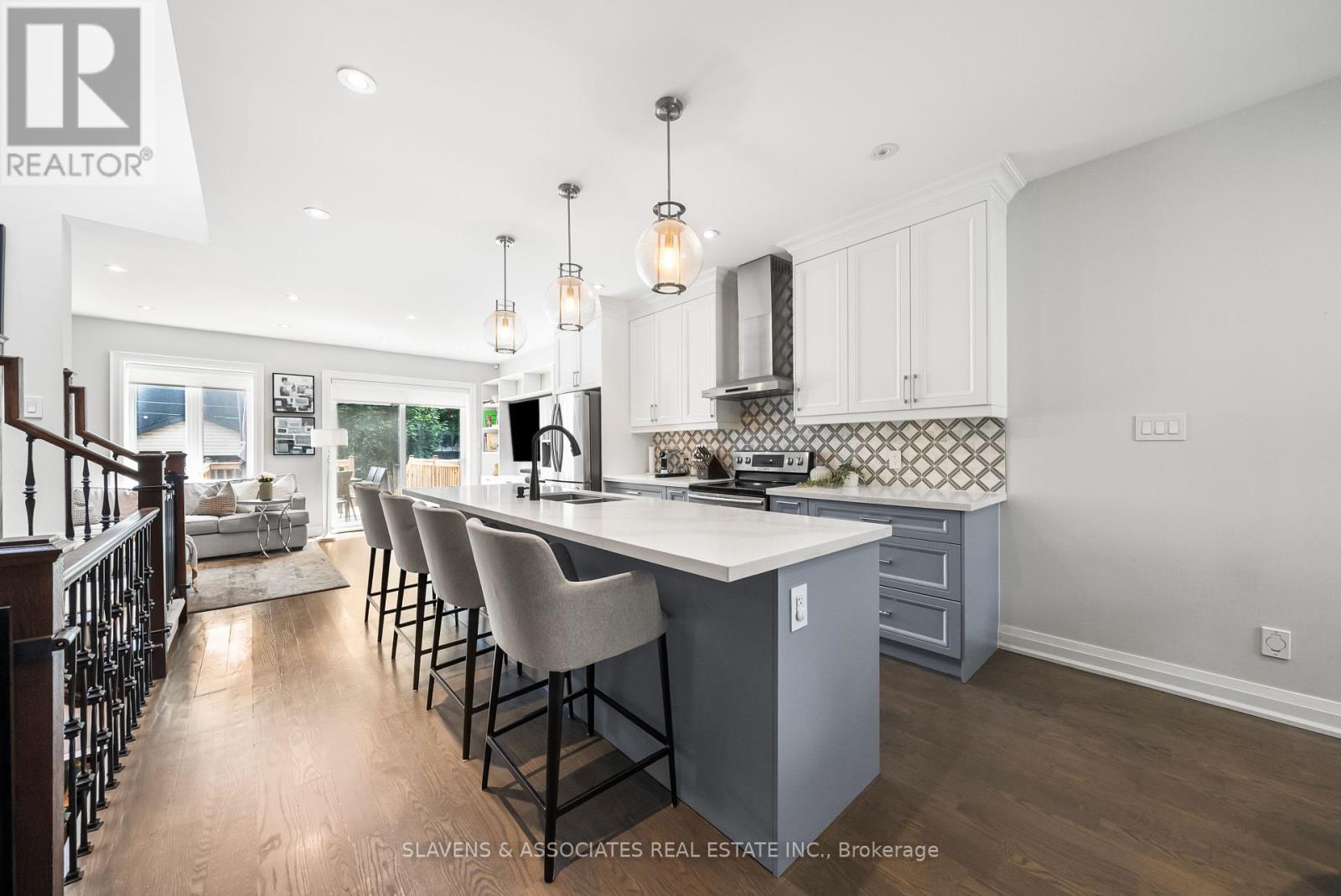 Photo 6 of 1213 Glencairn Avenue, Toronto ON