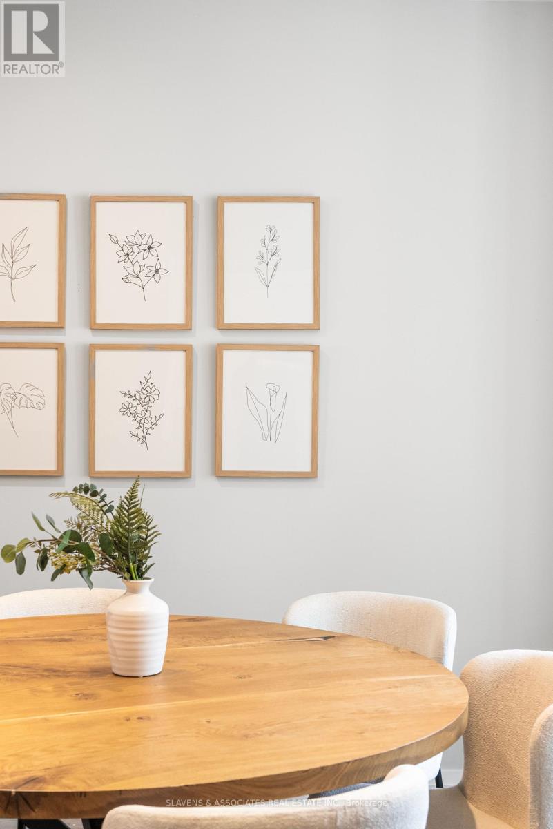 Photo 9 of 1213 Glencairn Avenue, Toronto ON