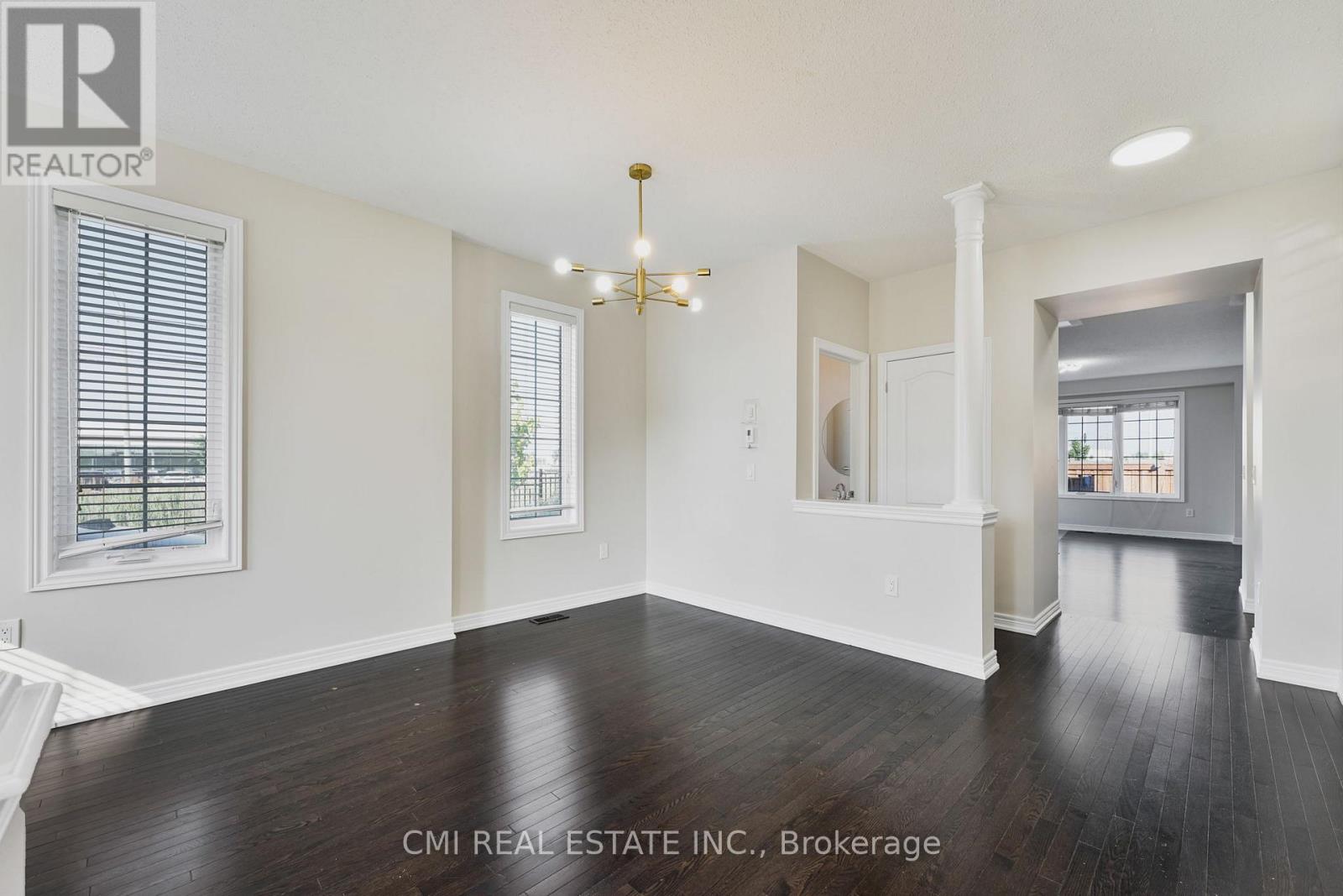 Photo 12 of 40 Spokanne Street N, Brampton ON