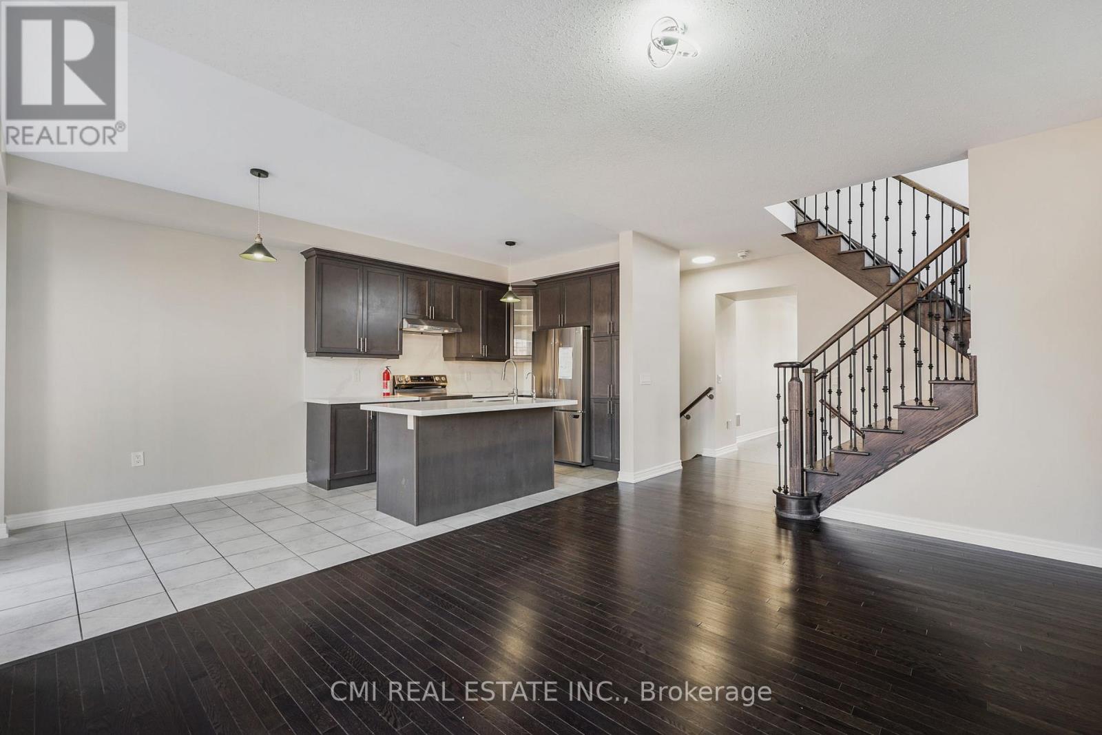 Photo 5 of 40 Spokanne Street N, Brampton ON