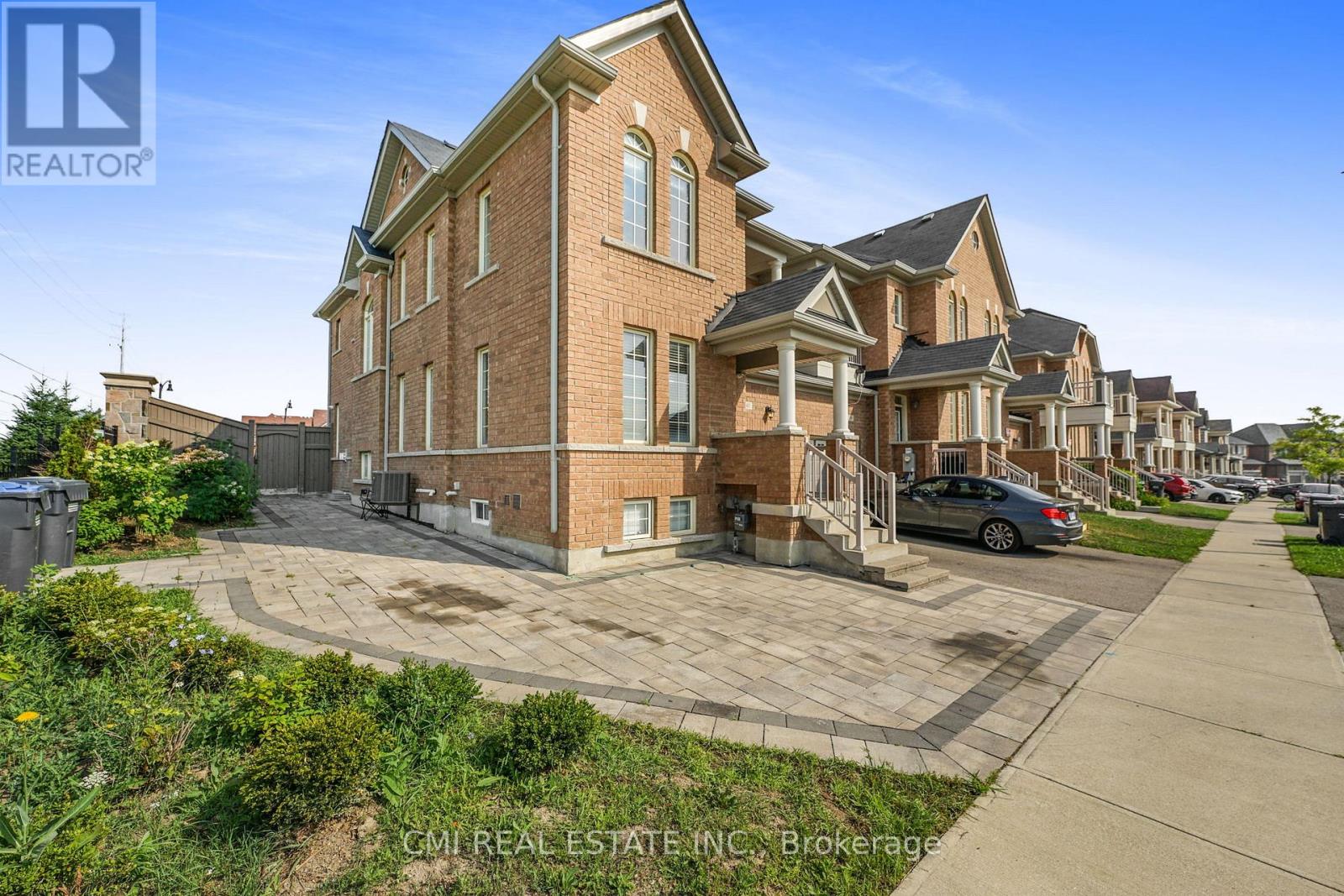 Photo 22 of 40 Spokanne Street N, Brampton ON