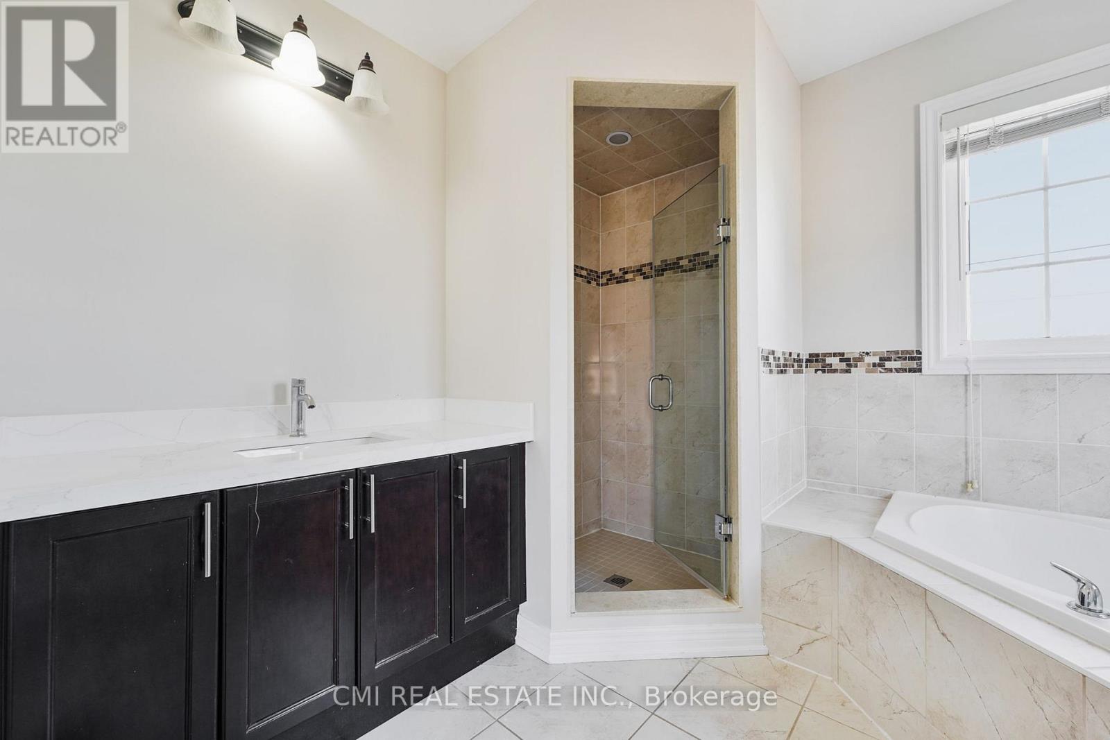Photo 29 of 40 Spokanne Street N, Brampton ON