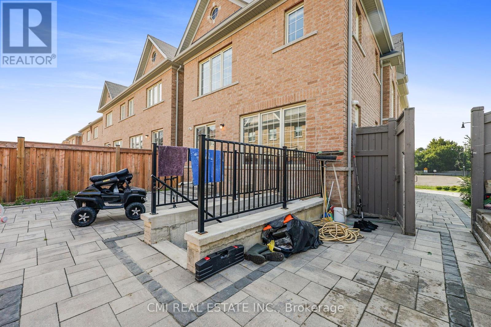 Photo 34 of 40 Spokanne Street N, Brampton ON