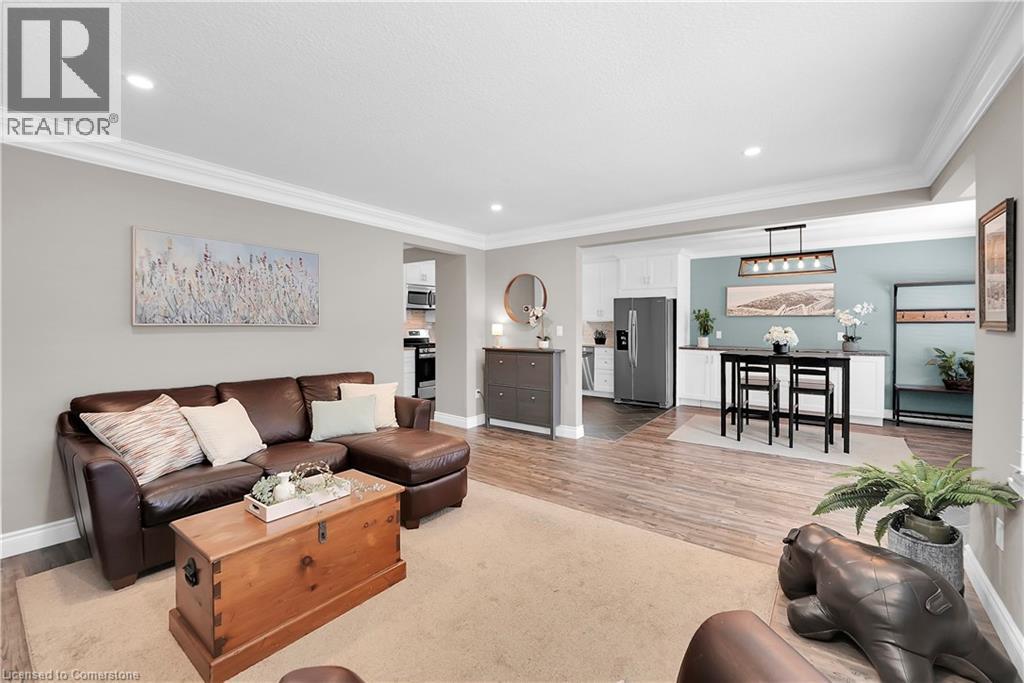 Photo 9 of 429 Elizabeth Street, Grimsby ON