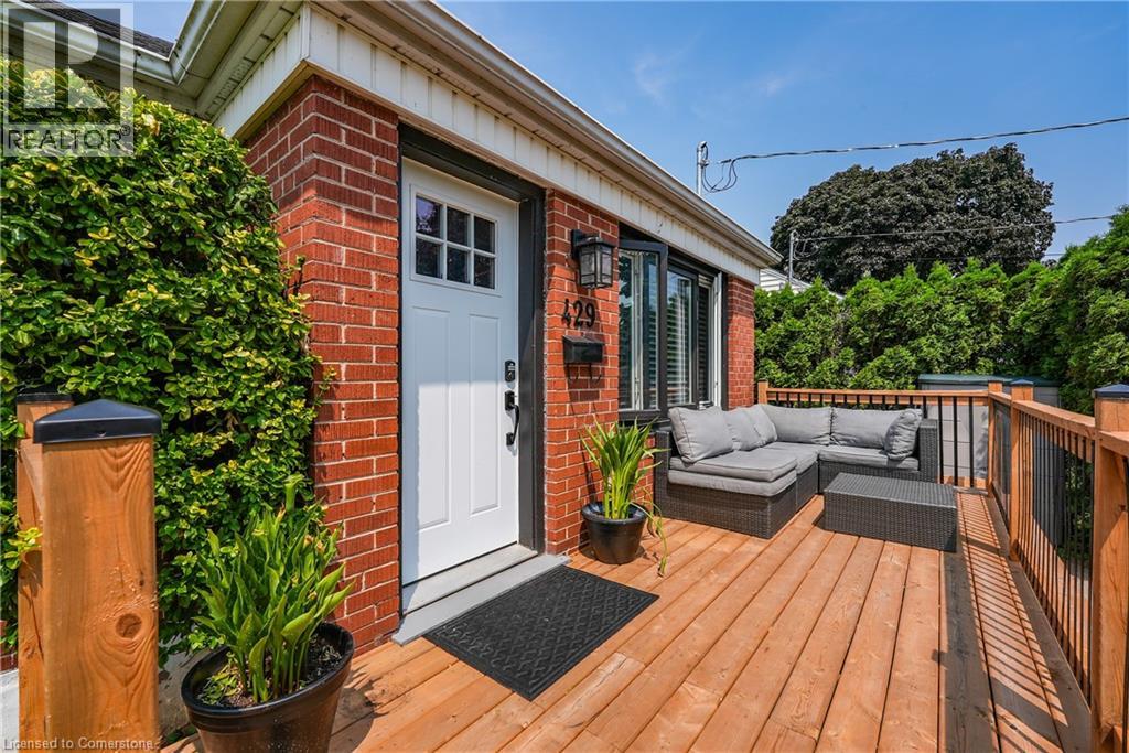 Photo 28 of 429 Elizabeth Street, Grimsby ON