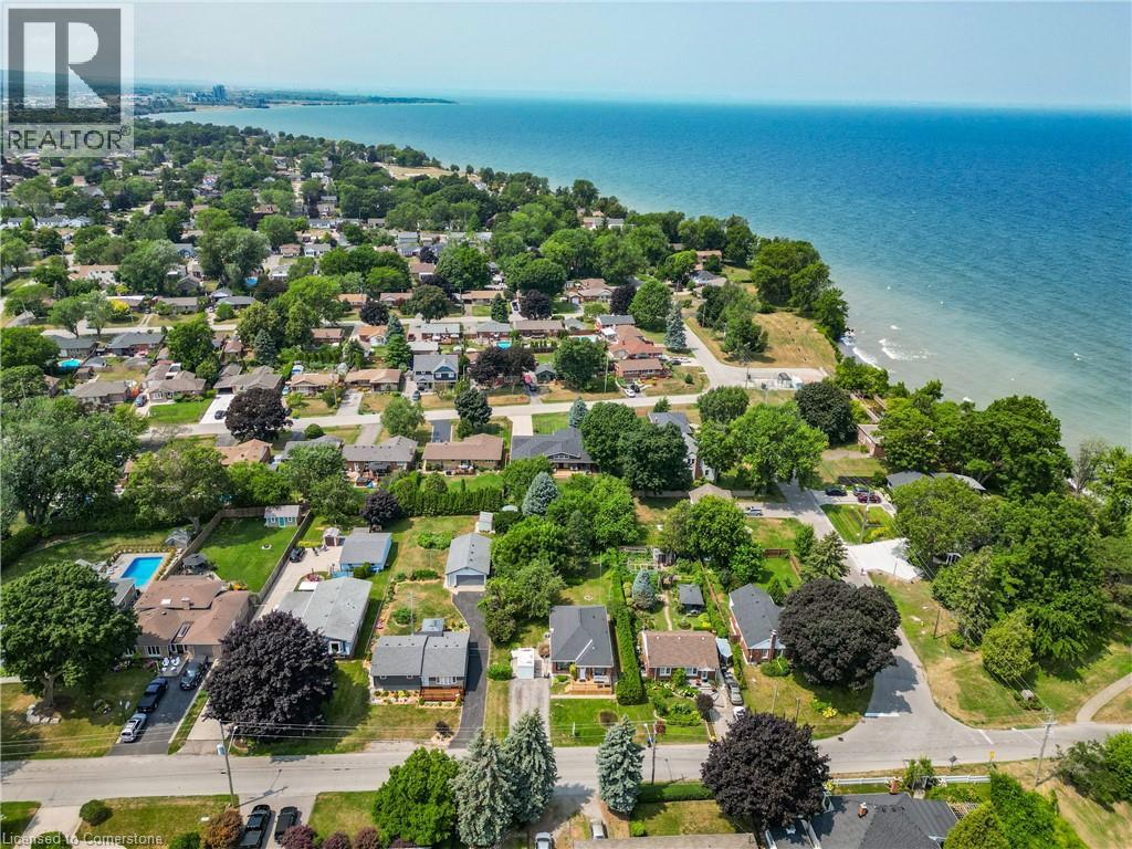 Photo 11 of 429 Elizabeth Street, Grimsby ON