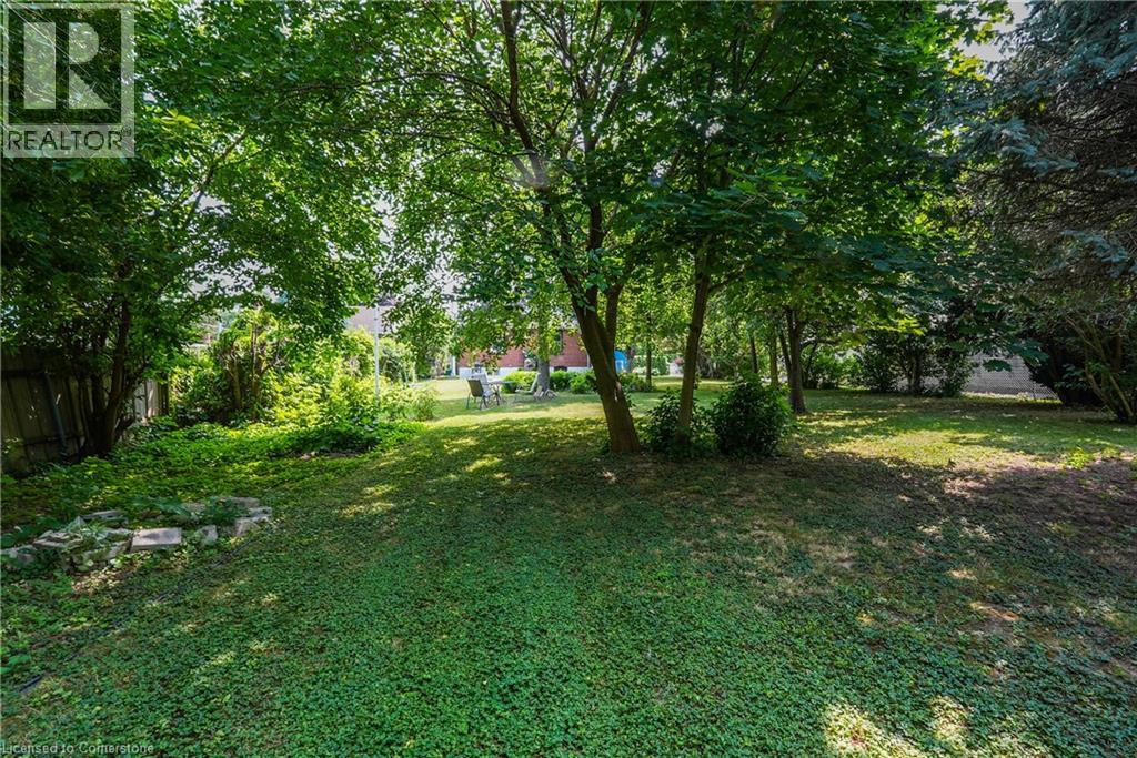Photo 23 of 429 Elizabeth Street, Grimsby ON