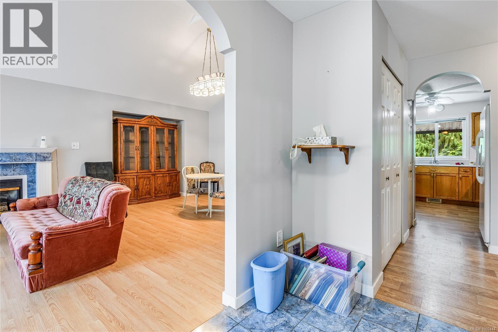 Photo 3 of 1427 Noel Ave, Comox BC