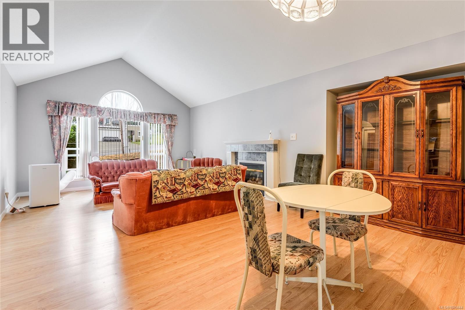 Photo 5 of 1427 Noel Ave, Comox BC