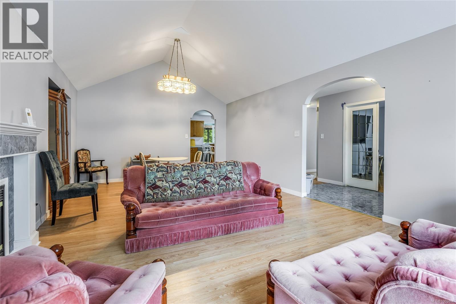 Photo 8 of 1427 Noel Ave, Comox BC