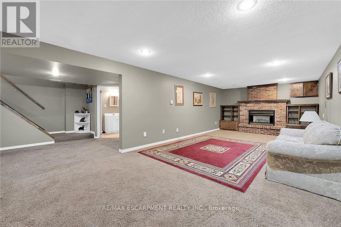 9 GAVIN DRIVE - 25