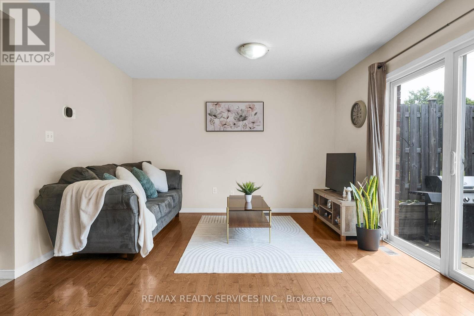 Photo 12 of 36 Fallowfield Drive, Kitchener ON