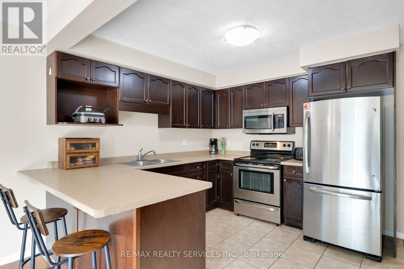 Photo 14 of 36 Fallowfield Drive, Kitchener ON