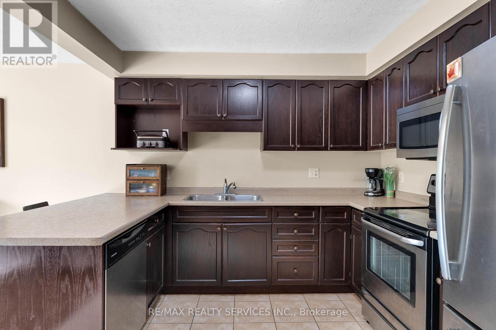 Photo 15 of 36 Fallowfield Drive, Kitchener ON