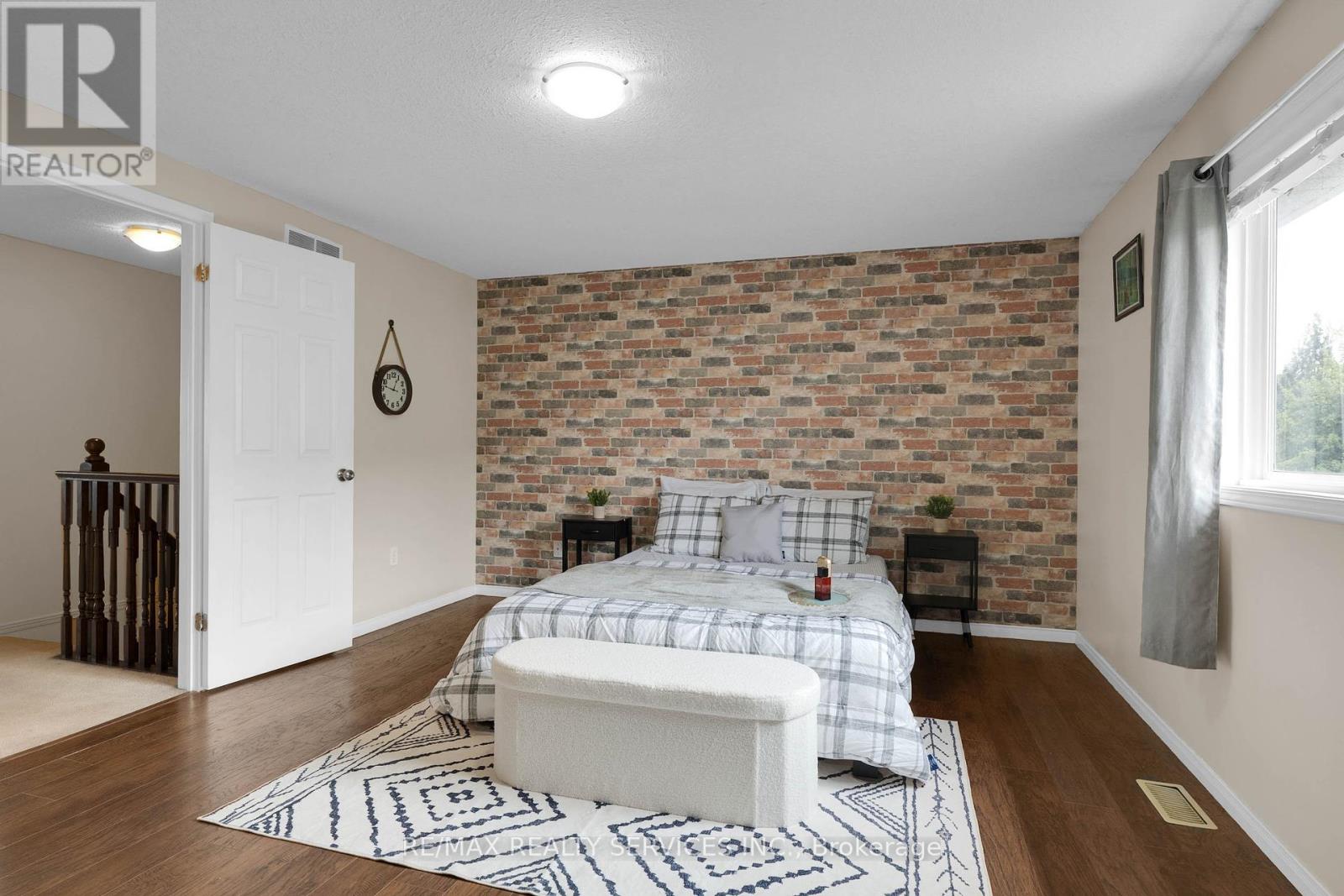 Photo 21 of 36 Fallowfield Drive, Kitchener ON