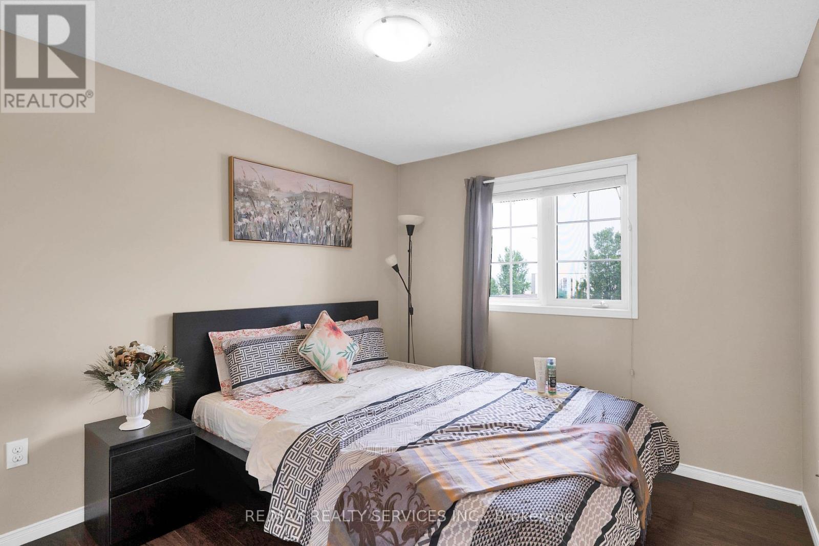 Photo 23 of 36 Fallowfield Drive, Kitchener ON